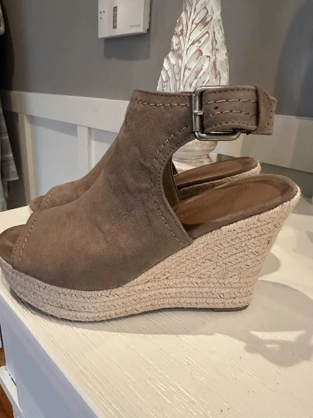 Universal Thread Suede Espadrille Wedge Sandals - Taupe size 6.5